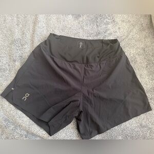 On Cloud 4” Running Shorts